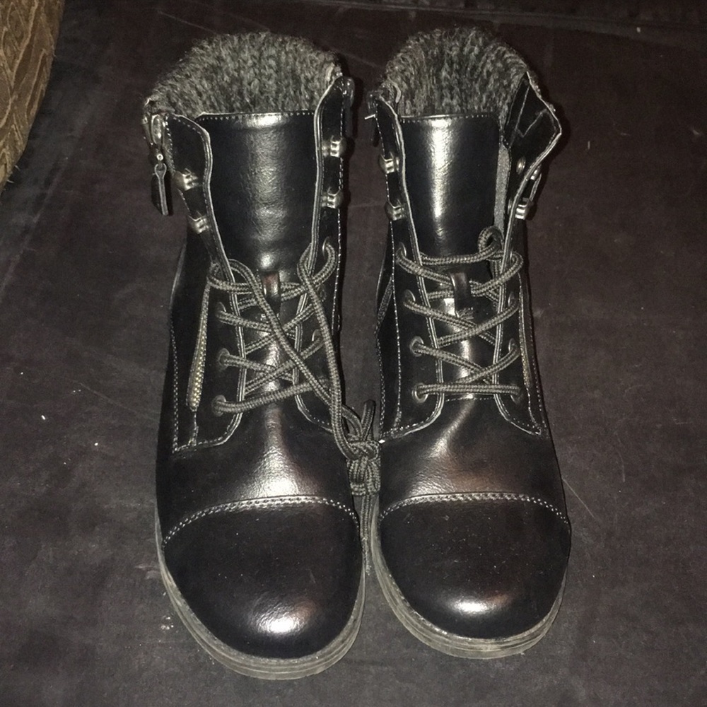 Boots with strap and zipper